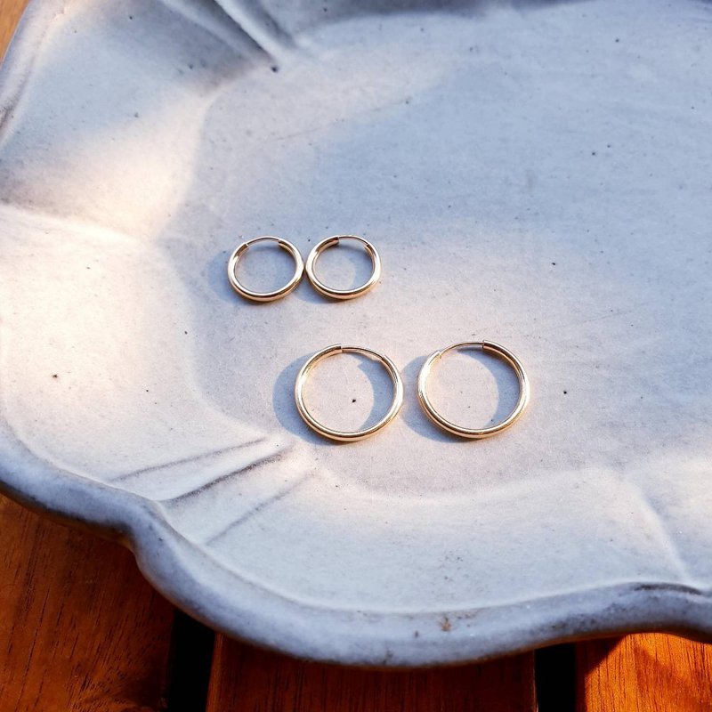 |14kgf抗过敏懒人过夜|圈圈耳环 - 耳环/耳夹 - 24k 金 金色