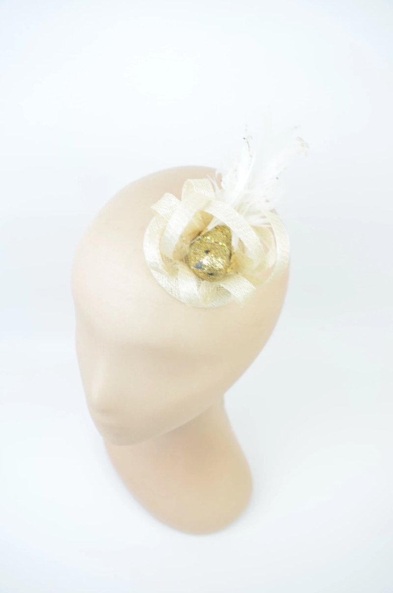 Headpiece Hair Clip with White Feathered Gold Glitter Bird and Ivory Twirls - 发饰 - 其他材质 白色