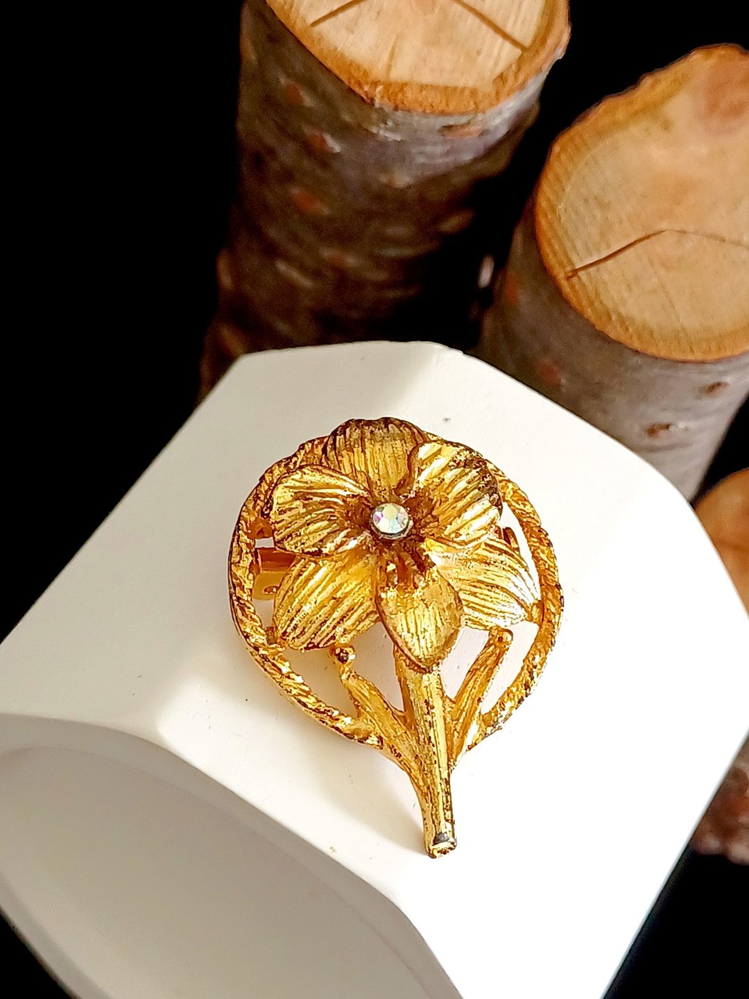 Avintage jewelry  气质金色兰花袖珍 别针 - 胸针 - 其他金属 