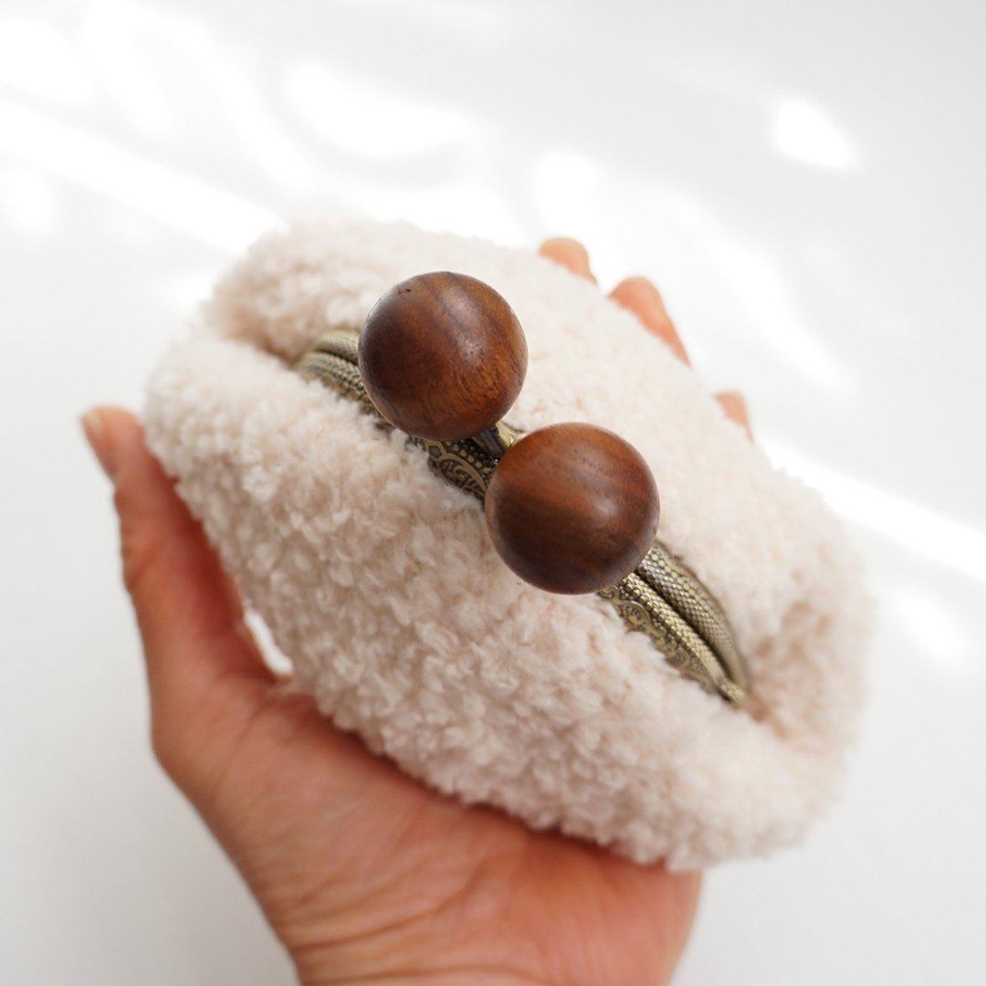 Ba-ba handmade Crochet pouch No.C1544 - 化妆包/杂物包 - 其他材质 白色