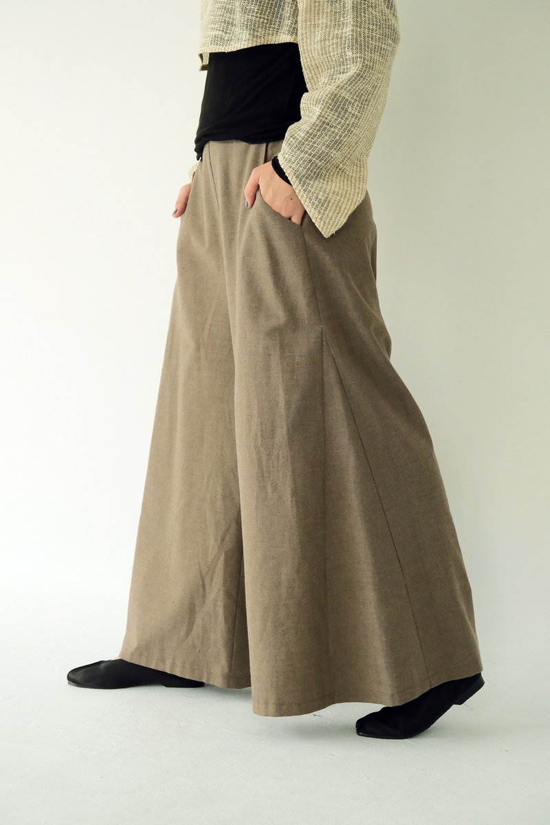川 衣 WEAR BEING  喇吧散状宽裤  褐 - 女装长裤 - 棉．麻 卡其色