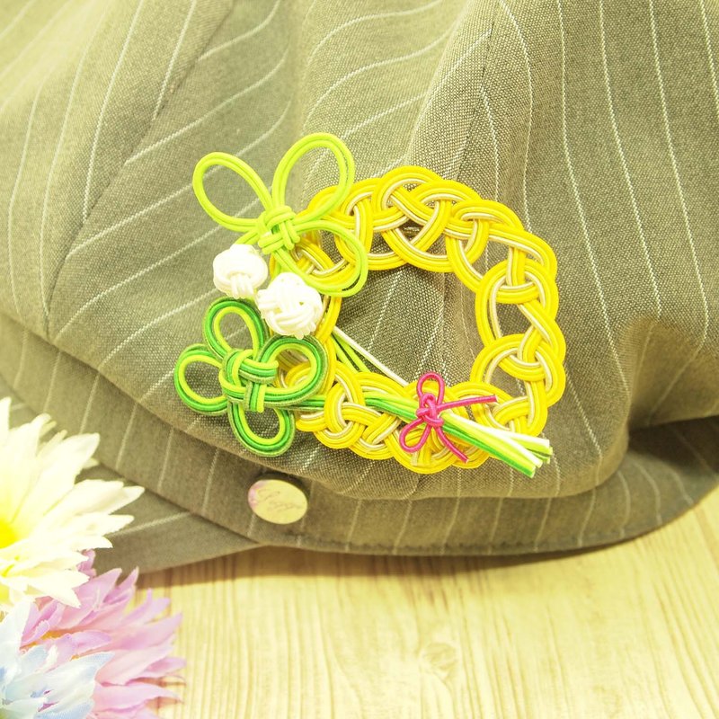 日式胸针/ mizuhiki /和谐-和 /四叶草 - 胸针 - 纸 黄色