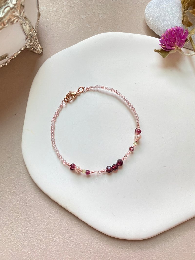 【Kimiko手作饰品】玫瑰金红石榴石珍珠手链 - 手链/手环 - 水晶 红色