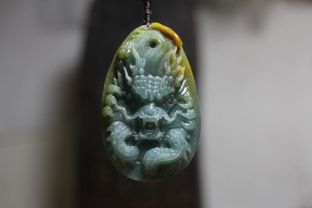【定制款】天然翡翠 龙行天下 龙牌   大气挂件 中国生肖龙 吊坠 - 吊饰 - 玉石 绿色