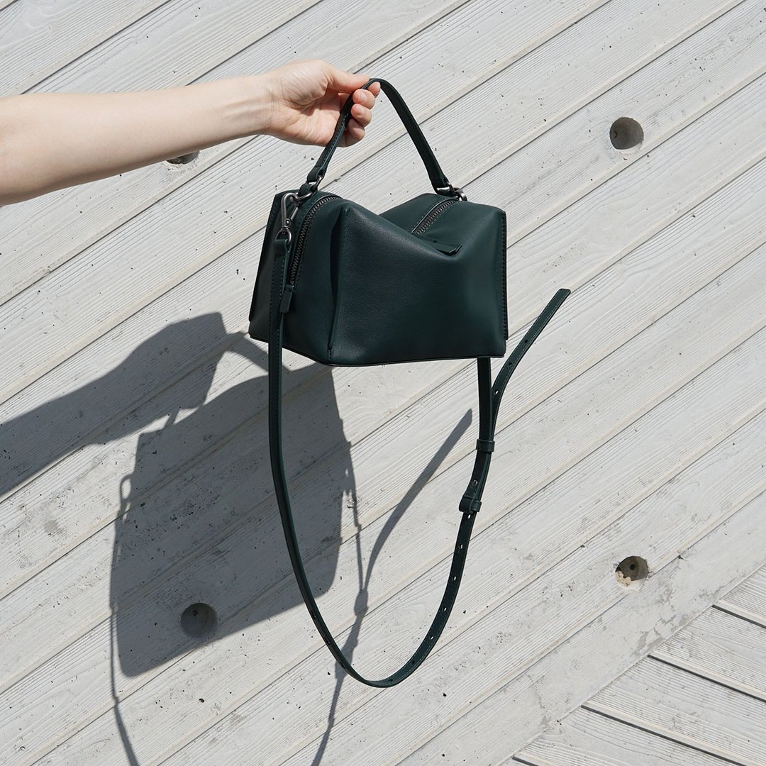 Mini Valley Cube Shoulder Bag百里香绿-侧背/斜背/小提袋 - 侧背包/斜挎包 - 真皮 绿色