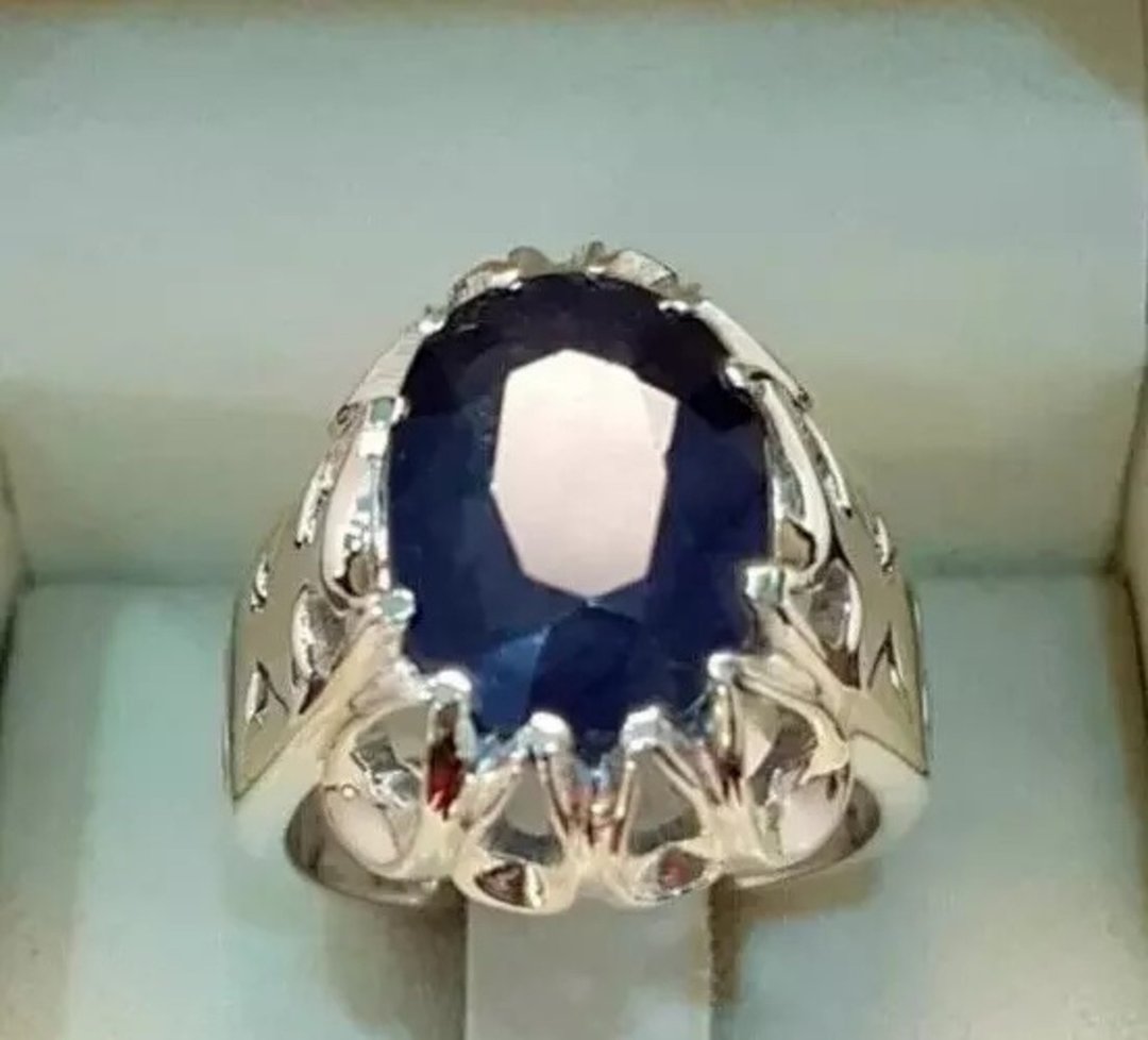 男士蓝宝石戒指 深喀什米尔色蓝宝石饰品 手工银戒指 - 戒指 - 宝石 蓝色