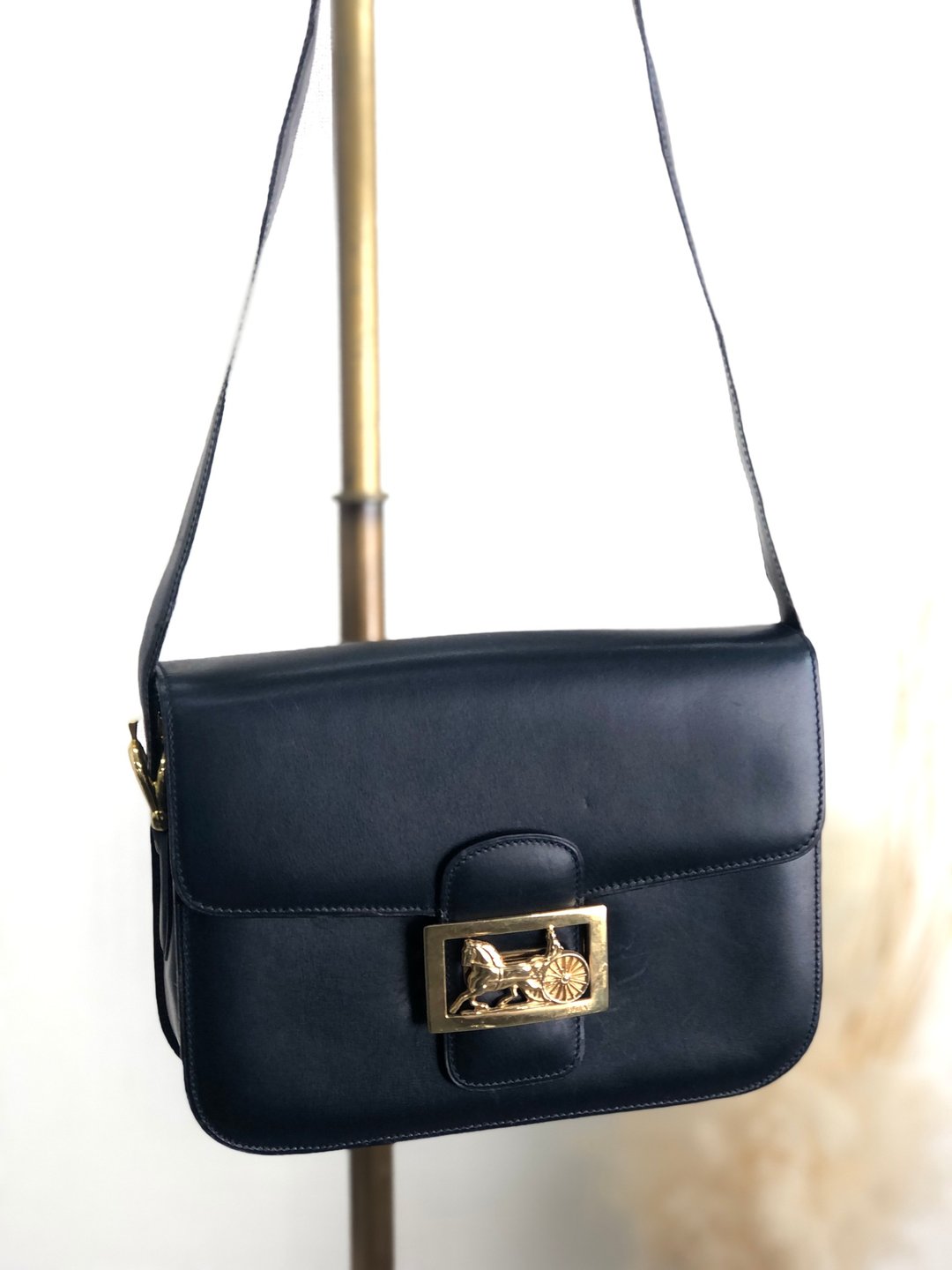 【 日本直送 名牌中古包 】CELINE  સેલિન 侧背包 海军蓝 马车图腾 皮革 vintage 古董 老品 8fttsw - 侧背包/斜挎包 - 真皮 蓝色