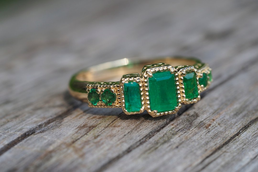 14k  gold ring with emeralds - 戒指 - 贵金属 金色