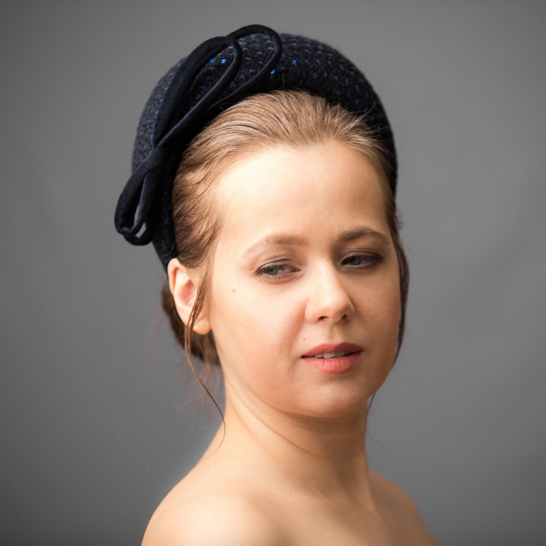 Navy blue wedding fascinator hats for women. Navy blue halo crown headband - 发带/发箍 - 其他材质 蓝色