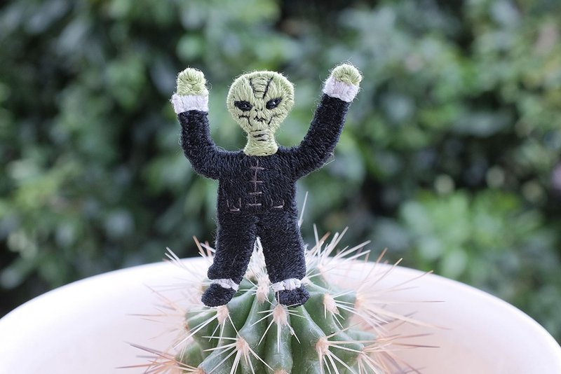 by.dorisliu - 体操小王子& Friends 太极四哥 怀旧玩具扣针 - 胸针 - 绣线 绿色