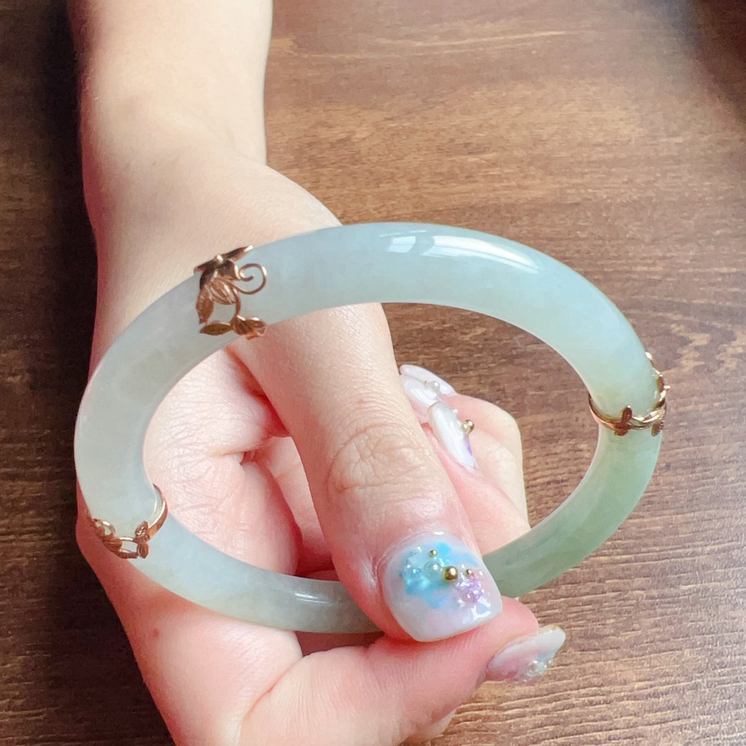 冰种飘绿翡翠贵妃镯手镯 18K 金 | 17.5 围 | 天然缅甸玉 A 货 | 送礼 - 手链/手环 - 玉石 透明