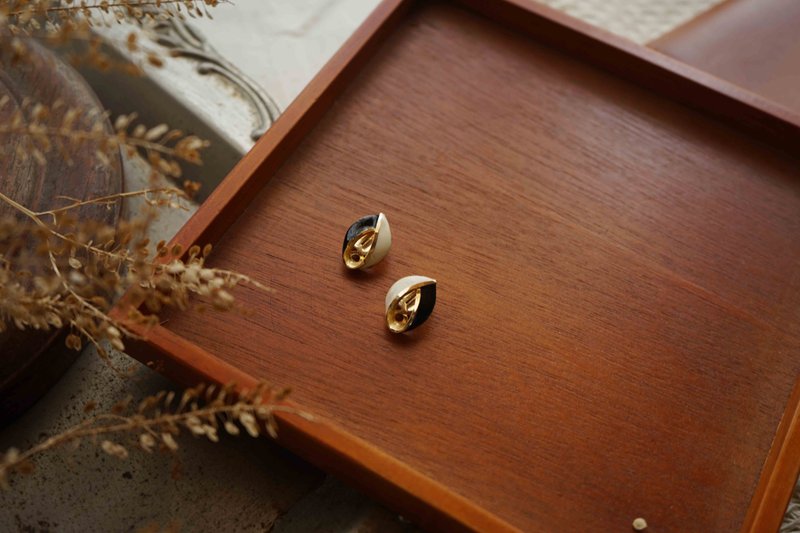 欧洲杂货-普普风复古流线黑白珐琅古董夹式耳环 - 耳环/耳夹 - 珐琅 黑色