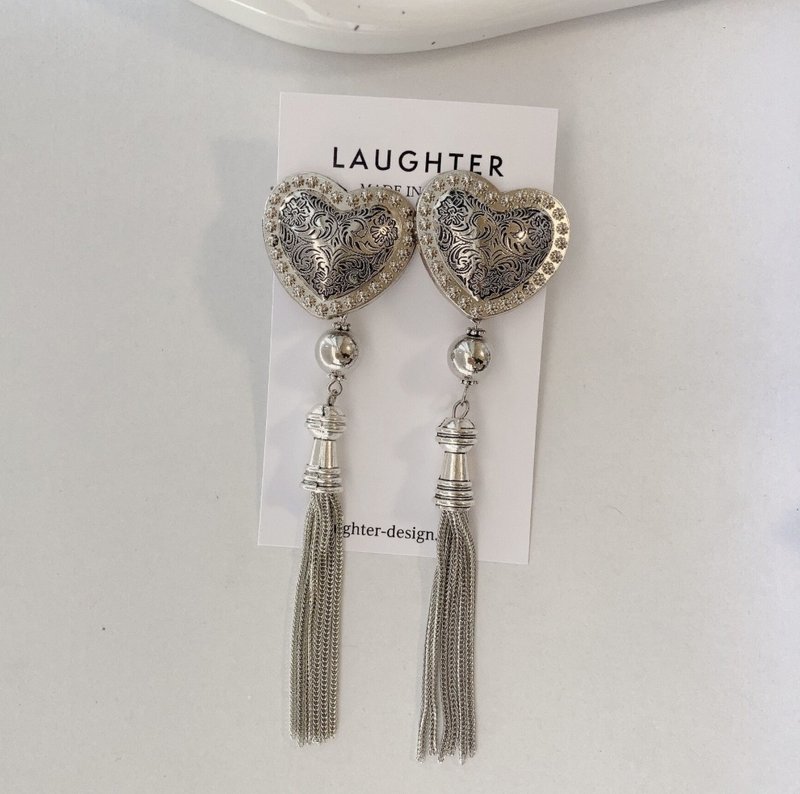 vintage heart tassel 耳针 耳夹 爱心 银色 大尺寸 - 耳环/耳夹 - 其他金属 透明