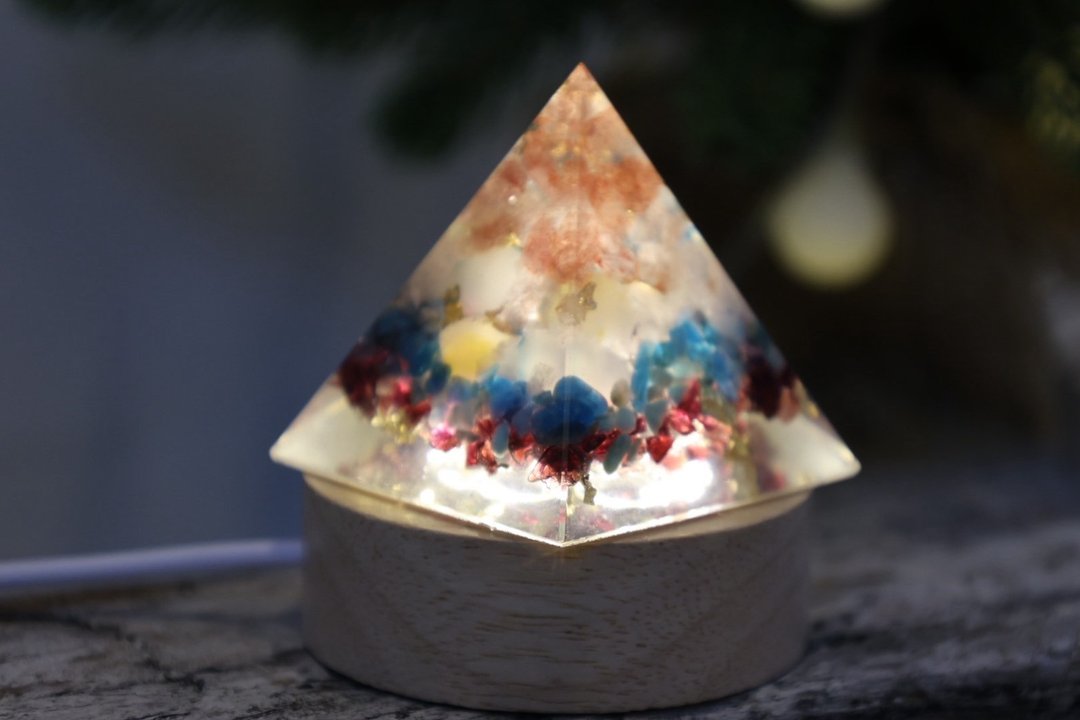 【快速出货】樱花之山大型奥刚金字塔小夜灯Orgonite桃花祝福 - 灯具/灯饰 - 半宝石 粉红色