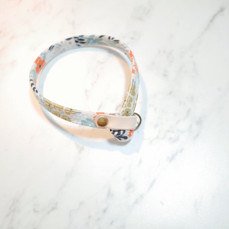 猫 项圈 浪漫花草 金漆福叶 可加购吊牌 附铃铛 - 项圈/牵绳 - 棉．麻 