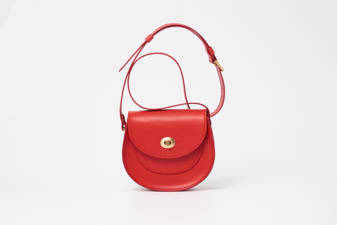 渊雀小马鞍包 Saddle Bag / 红色 Red - 侧背包/斜挎包 - 真皮 红色