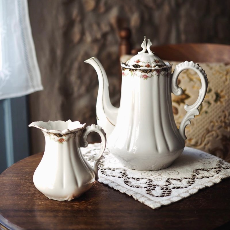 19 世纪法国古董 LIMOGES 茶壶和奶壶套装 - 茶具/茶杯 - 陶 白色