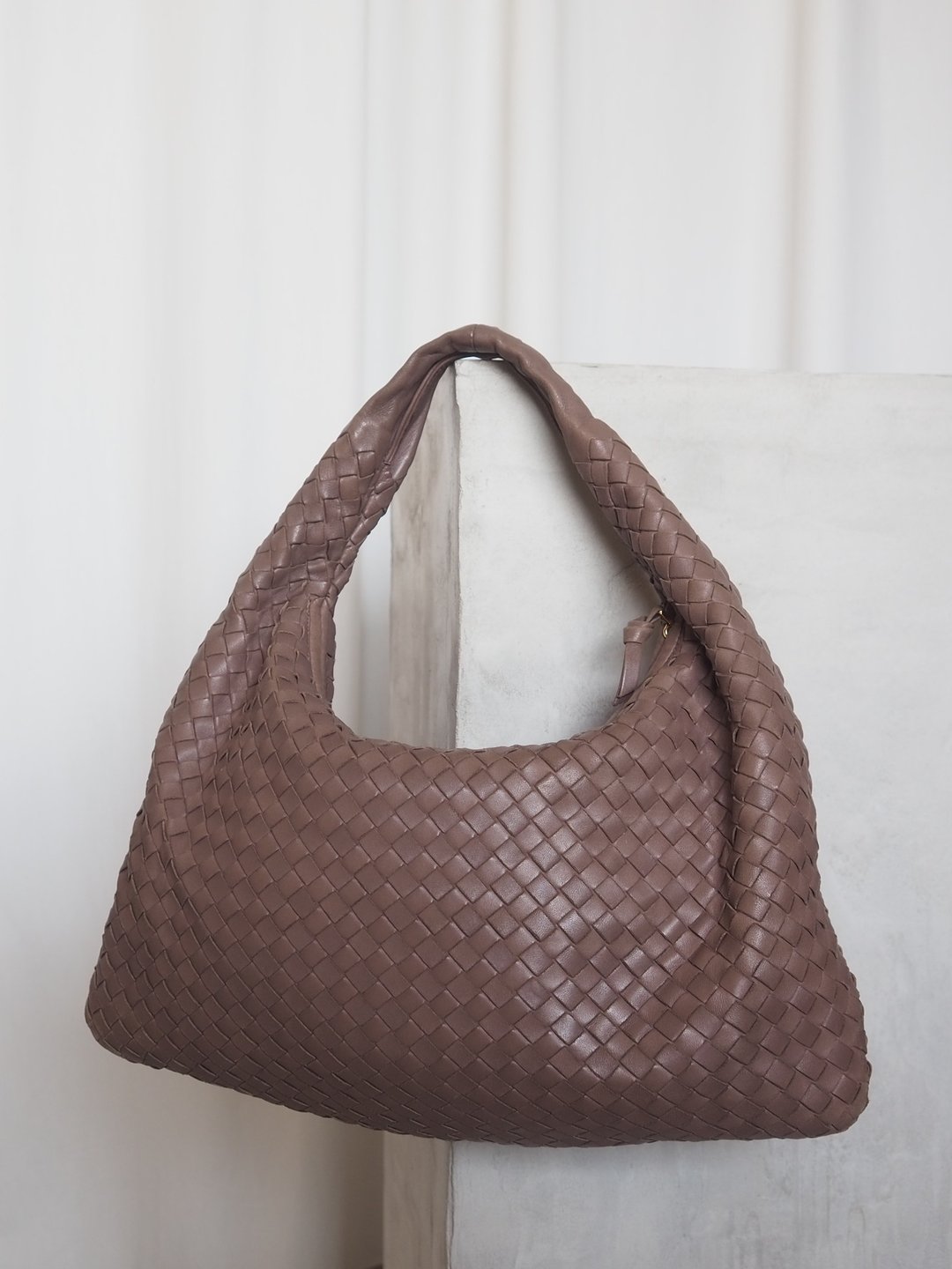 BOTTEGA VENETA 宝缇嘉 经典编织皮革肩背包 棕色 - 侧背包/斜挎包 - 真皮 咖啡色