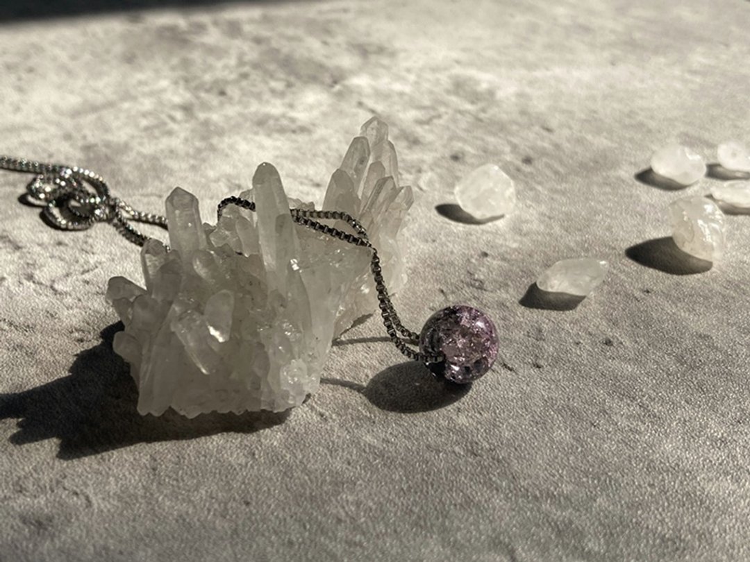 【微醺玫瑰。手烧琉璃珠项链】琉璃|钛钢链、医疗钢 - 项链 - 其他材质 紫色