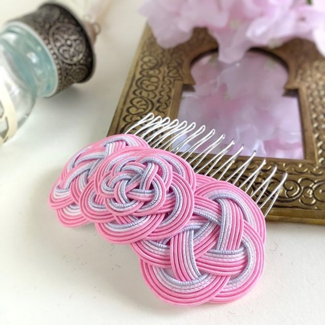 Hair comb [Strawberry milk] Mizuhiki hair ornament pink white pastel color - 发饰 - 其他材质 粉红色