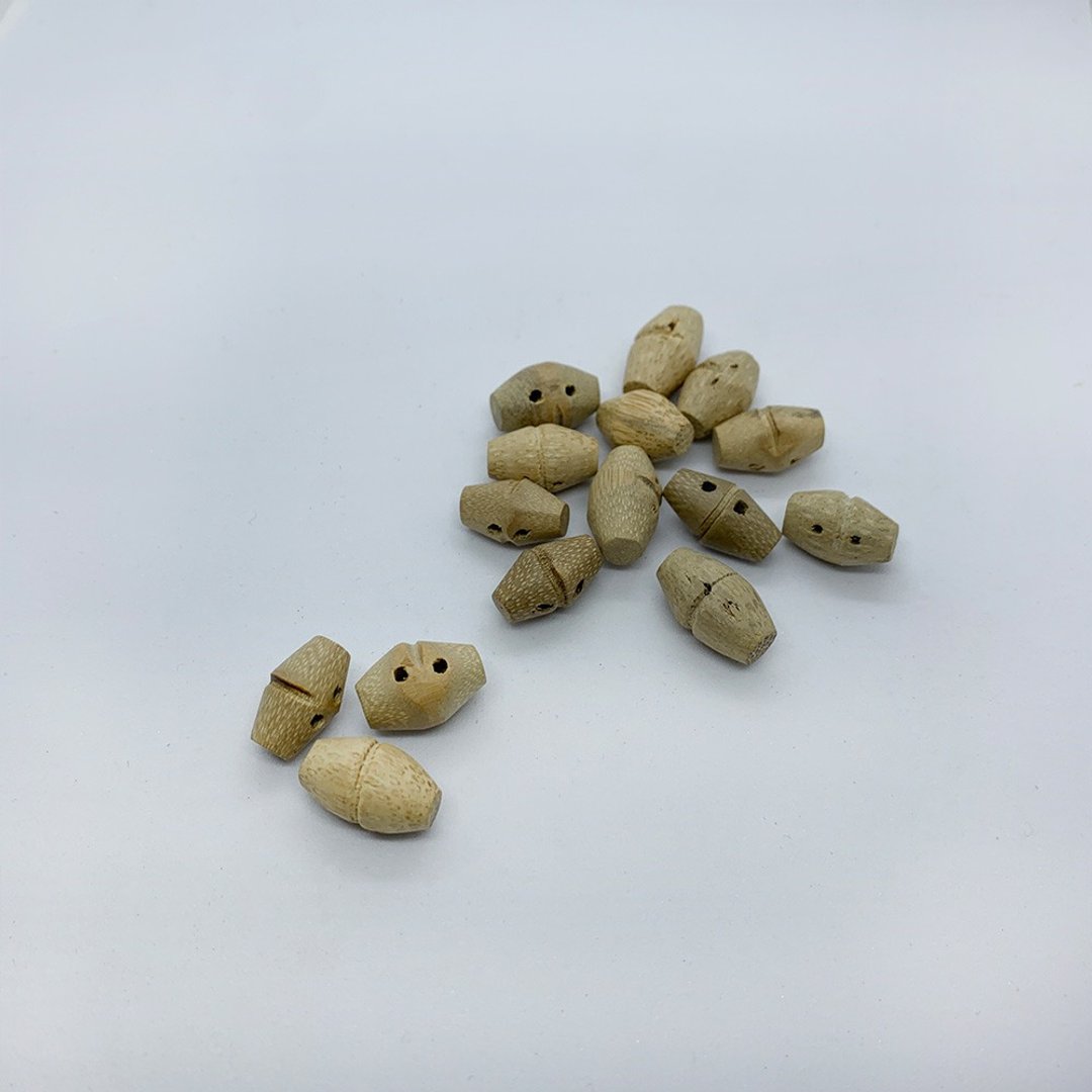 Hana Mokuba – 天然竹雕牛角扣(小) (一包) - 其他 - 其他材质 