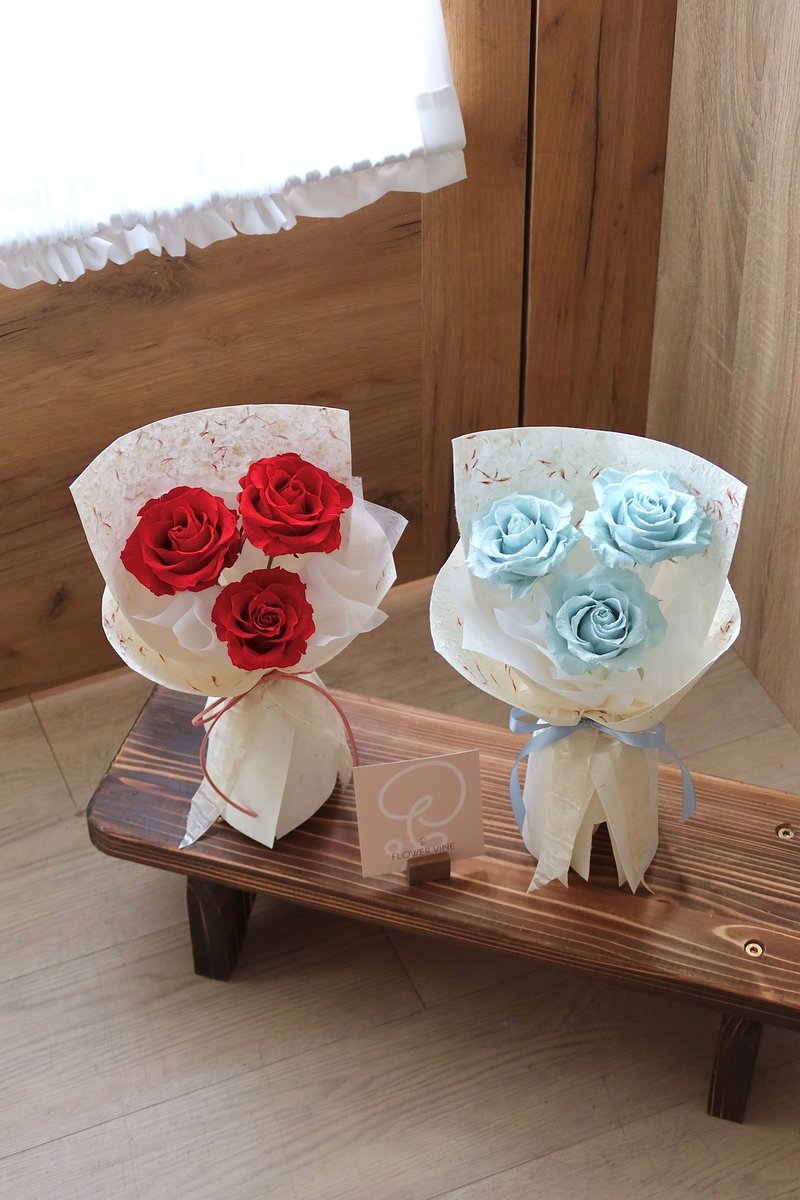 Only Roses 七夕限定 三色永生玫瑰花束 红 / 蓝 / 黑 - 干燥花/捧花 - 植物．花 白色