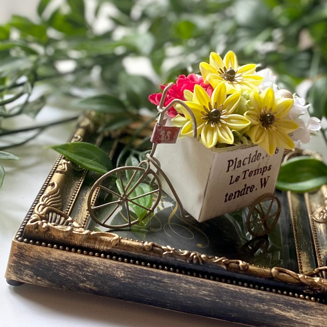 Knob work Bicycle and sunflower interior gift gift - 摆饰 - 丝．绢 黄色