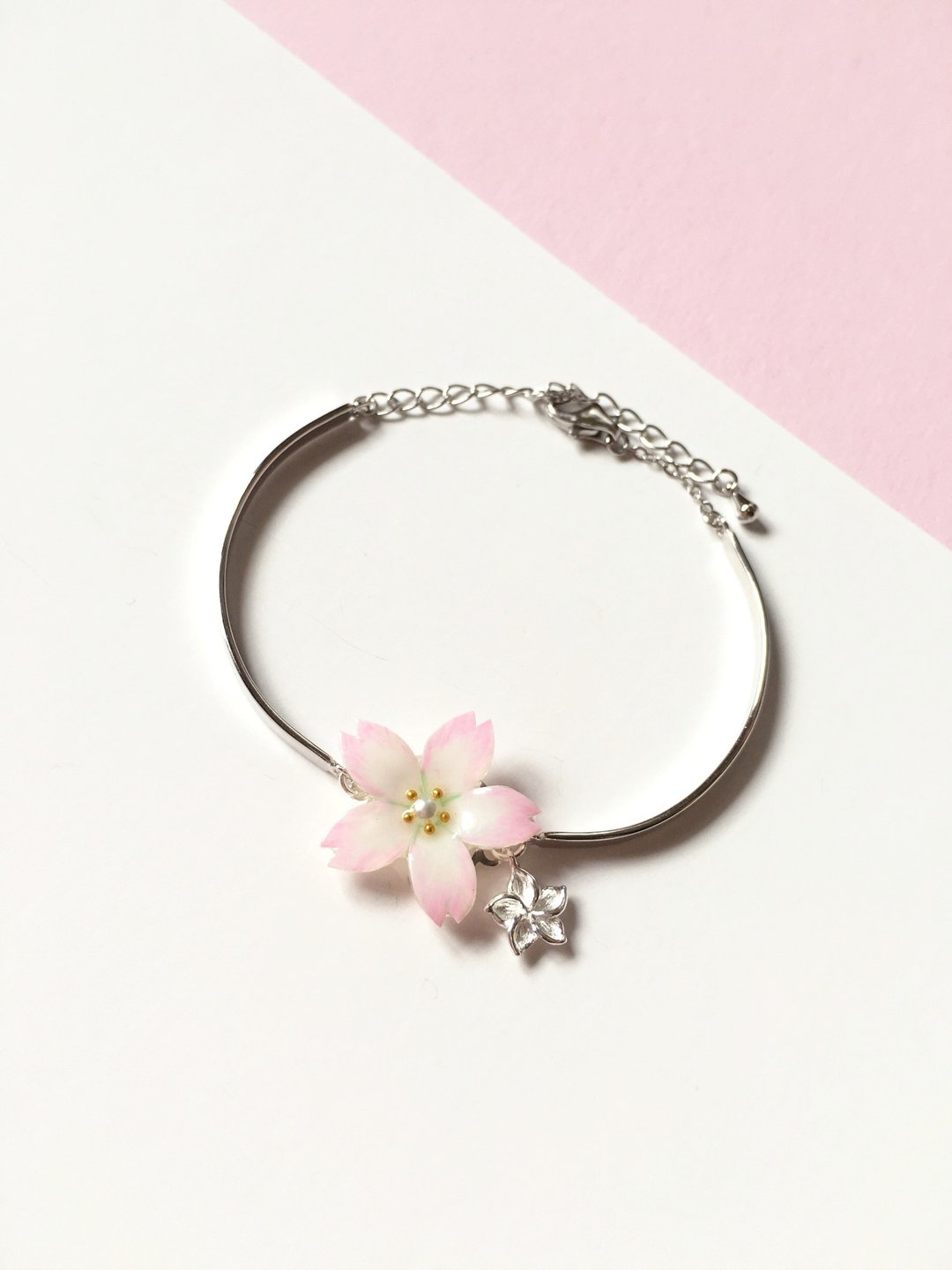 *Haku·Neko* [限定桜系列] 手绘樱花纯银半镯形手链 - 手链/手环 - 塑料 粉红色