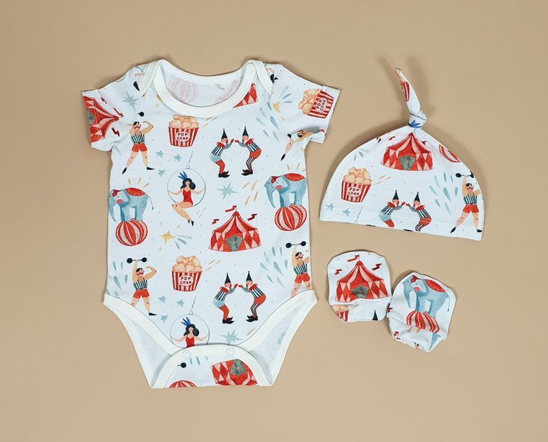 Newborn clothes set of 3: baby onesie, knot hat and mittens, size 0-3 months - 满月礼盒 - 棉．麻 