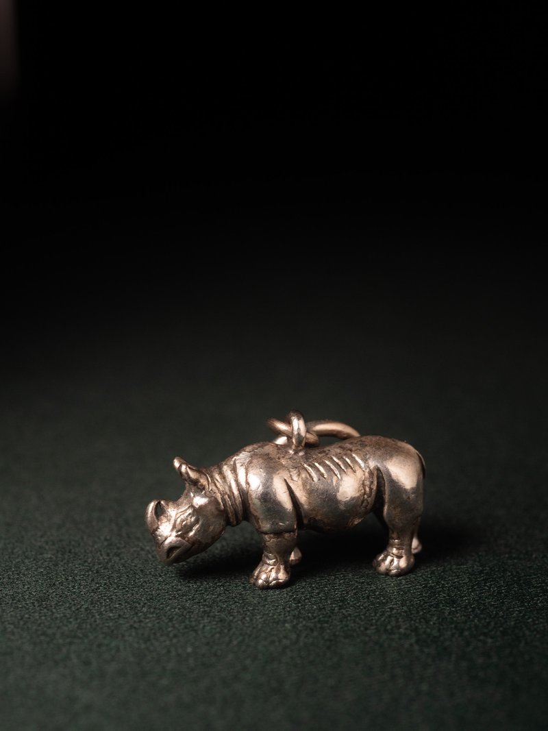 1900s 法国 纯银立体犀牛吊坠 - 项链 - 纯银 银色