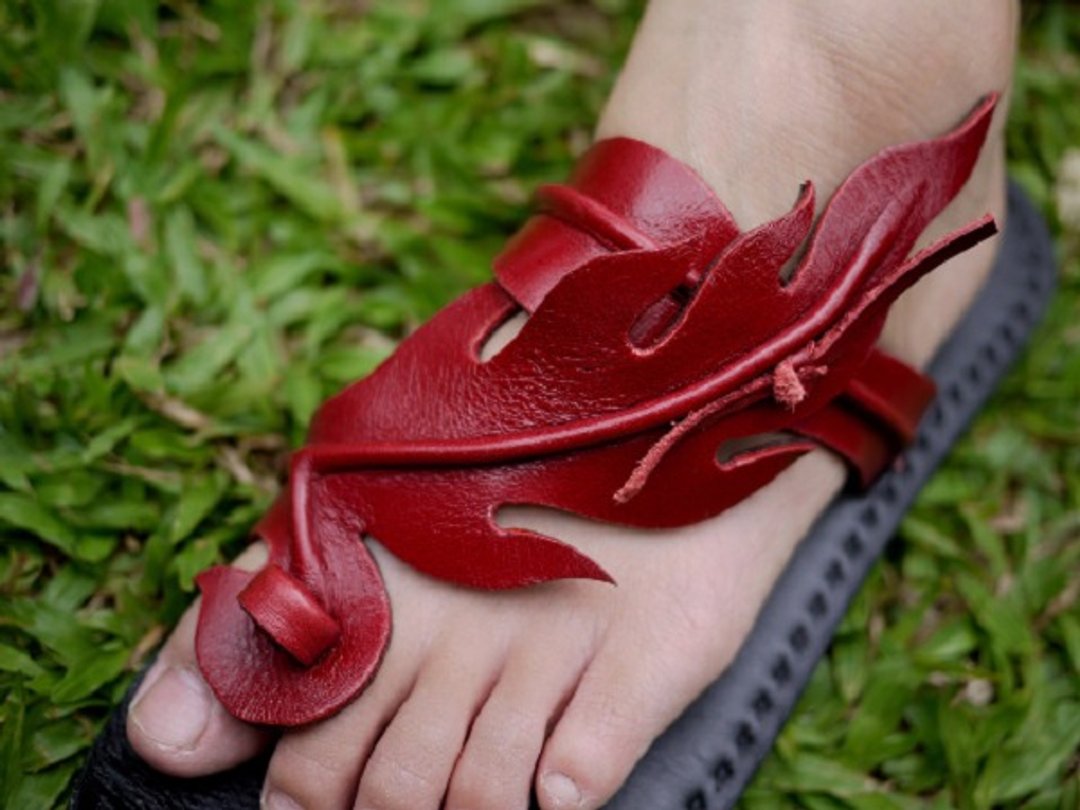 Women Leather Sandals, Men Leather Sandals Fire Design Sandals - 拖鞋 - 真皮 红色