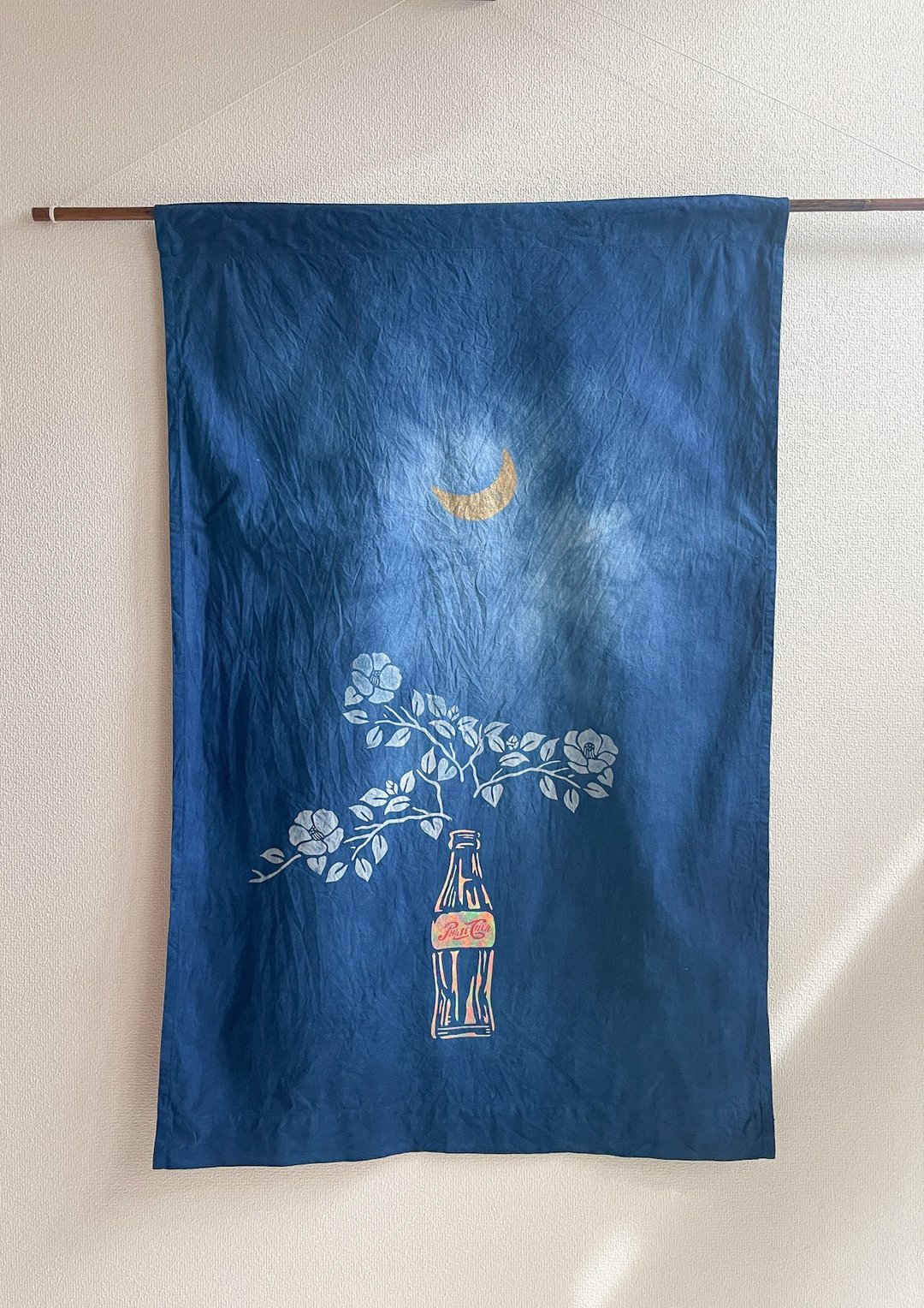 日本制手染蓝染挂毯 椿姬山茶花 职人手工绞染挂轴 - 墙贴/壁贴 - 棉 蓝色
