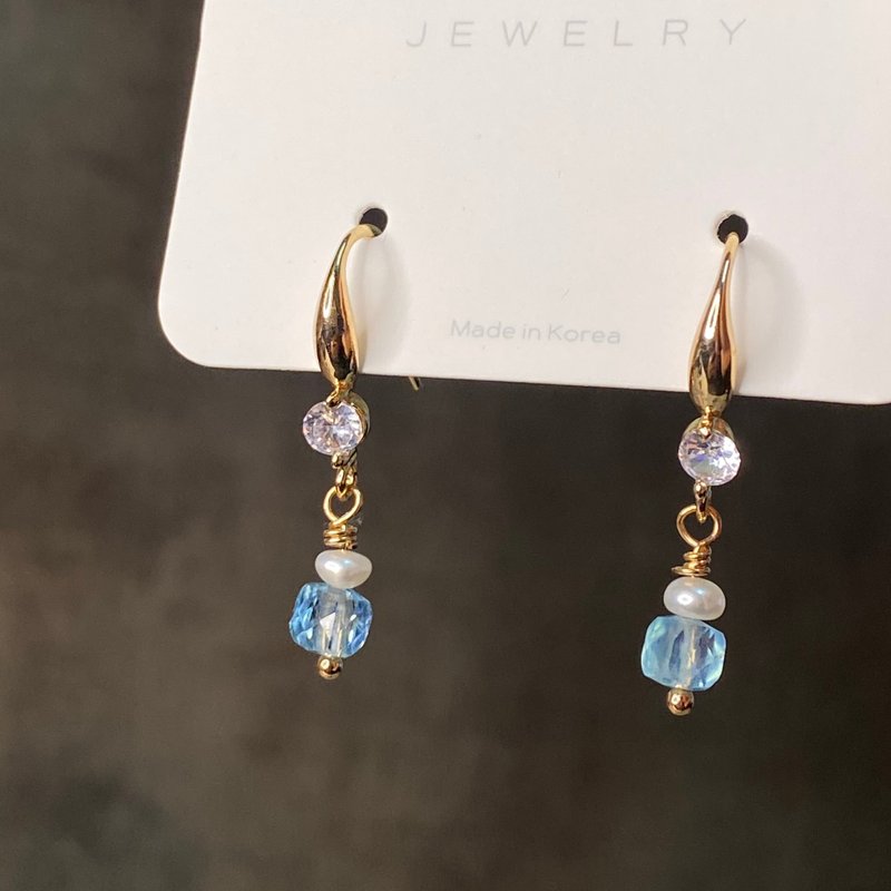 14k包金珍珠海蓝宝锆石耳勾设计款耳环 J.Y.L 邻手作 - 耳环/耳夹 - 水晶 蓝色