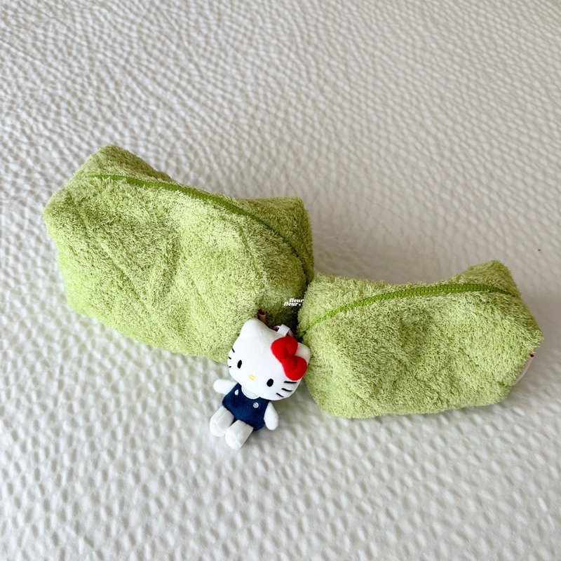 抹茶毛圈袋 - 化妆包/杂物包 - 棉．麻 绿色