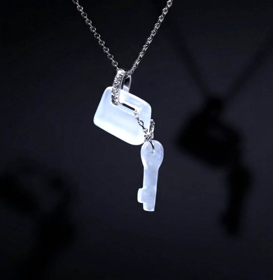【一生挚爱】冰种翡翠钥匙锁项链 18K 金钻石 |天然缅甸玉 A 货翡翠 - 吊饰 - 玉石 透明
