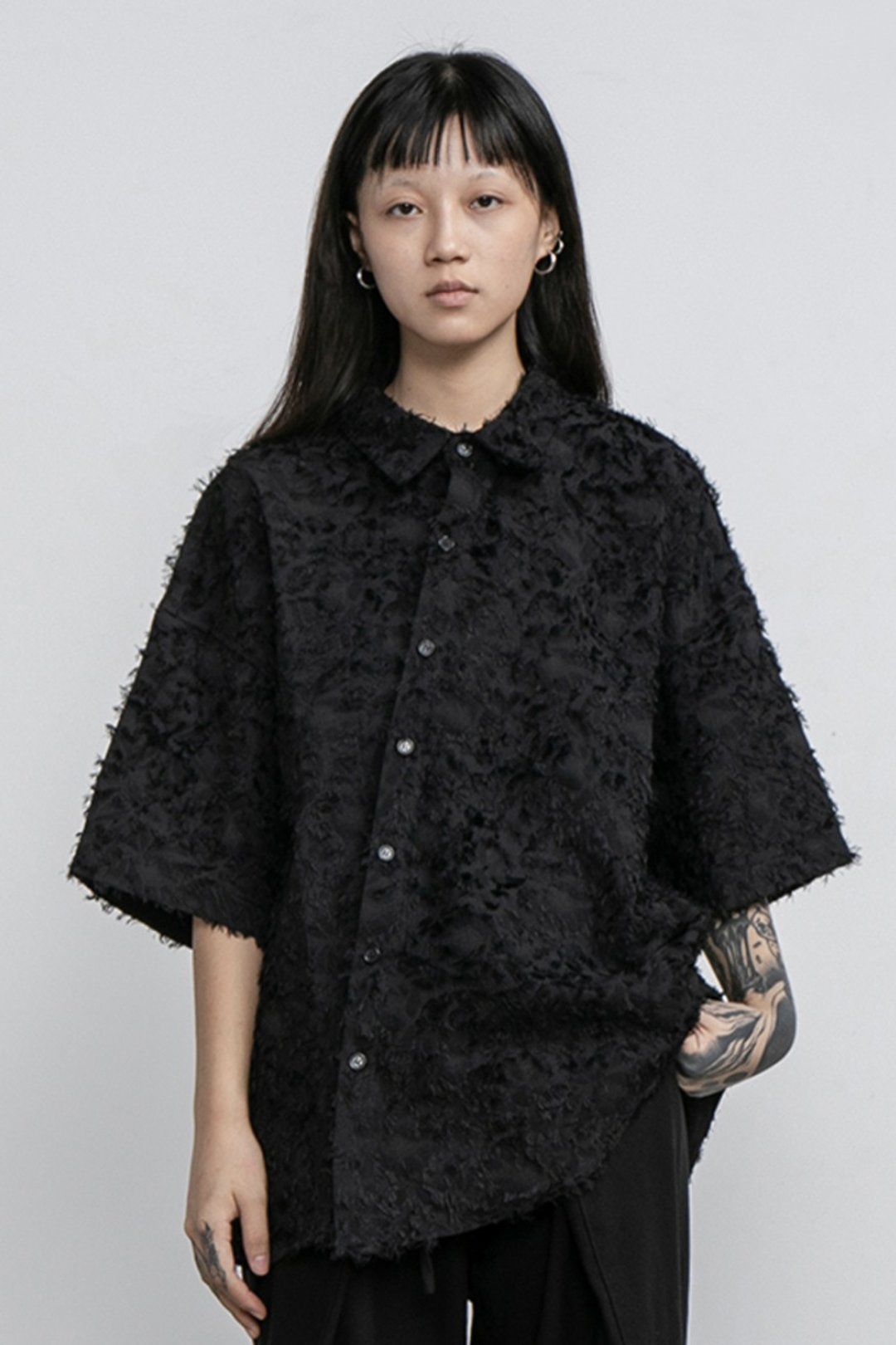 Brush-finished Shirt 黑色流蘇衬衫 中式斜扣设计 無性別穿搭 - 中性连帽卫衣/T 恤 - 棉 黑色