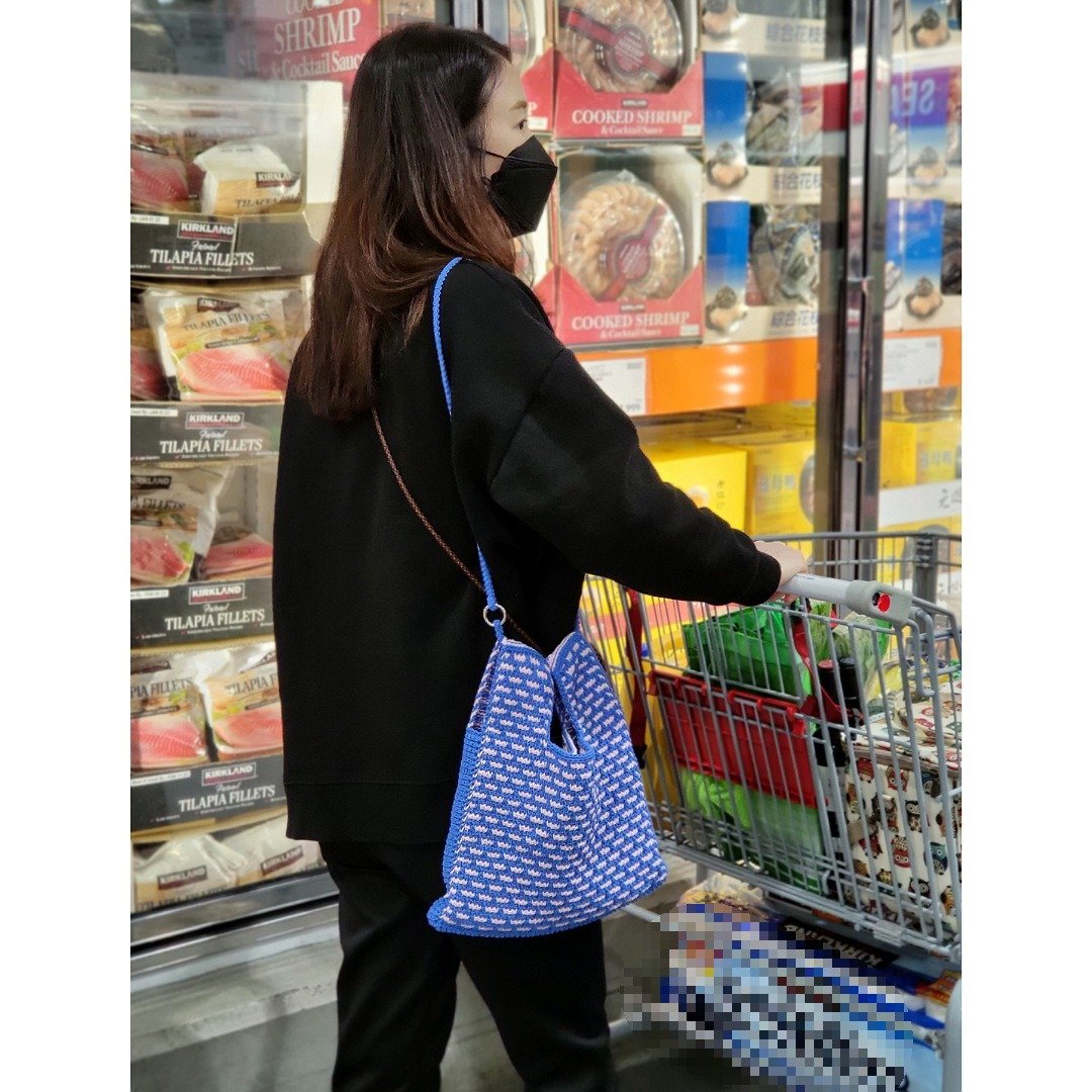 Dual two tone bunny bag 双面双色兔子包/手工钩针编织包 - 手提包/手提袋 - 棉 