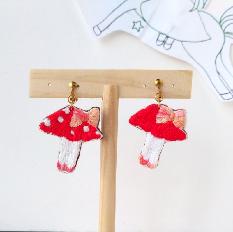 刺绣 耳环 蘑菇脚女同事耳环 耳勾 耳夹 - 耳环/耳夹 - 绣线 多色