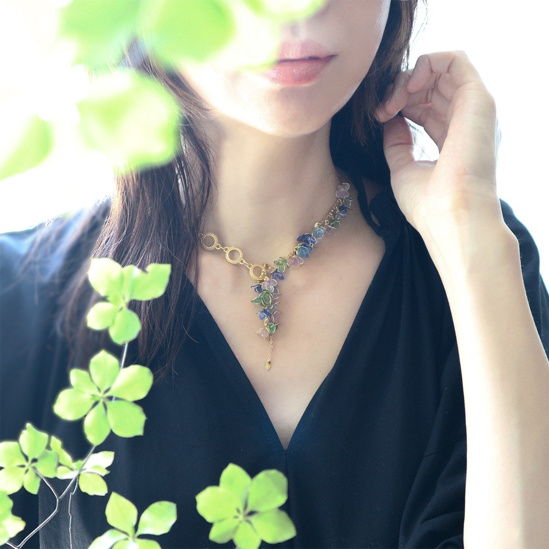Resin woman original 2way necklace - 耳环/耳夹 - 其他材质 绿色