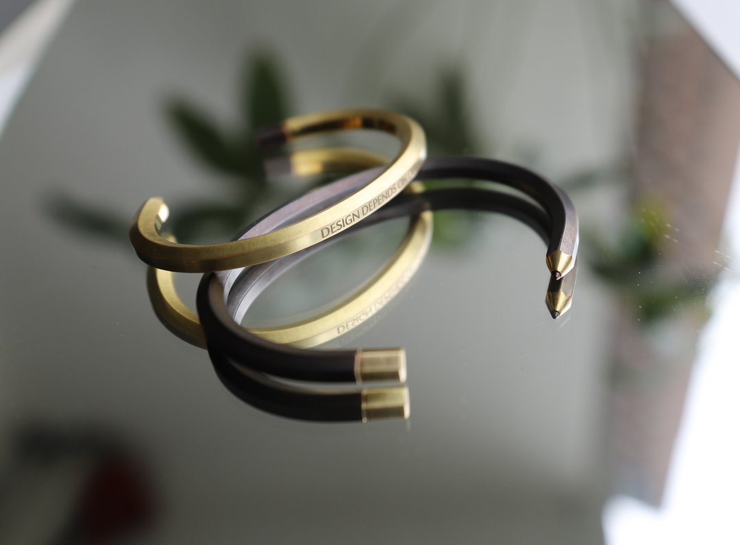 Brass hexagon pencil bangle - 手链/手环 - 铜/黄铜 