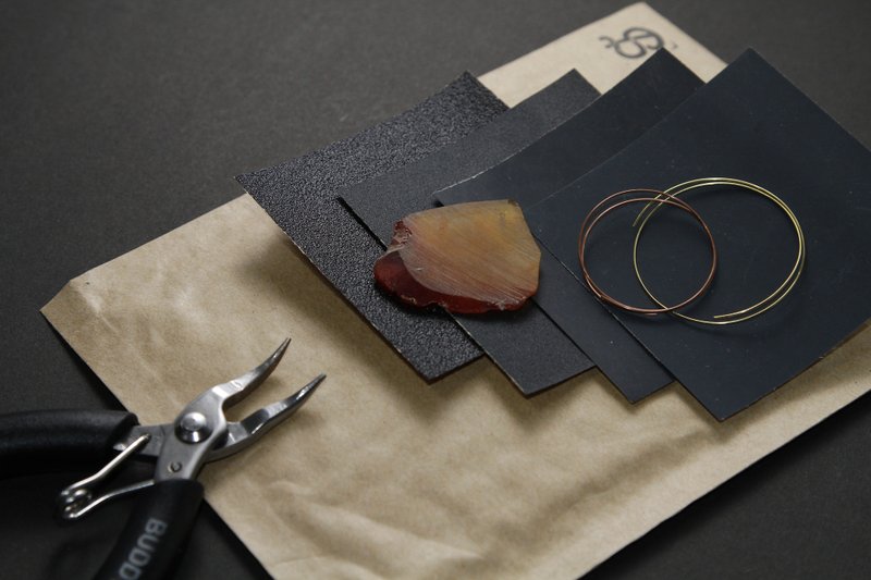 【加购区】购买任一作品即可享优惠 (琥珀DIY包、超仙气耳环) - 耳环/耳夹 - 宝石 多色