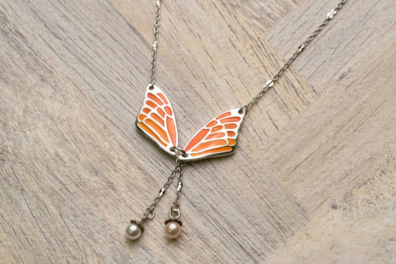 老朋友限定礼-蝶舞翩翩 蝴蝶翅膀造型项链  渐层珐琅-橘 - 项链 - 银 橘色
