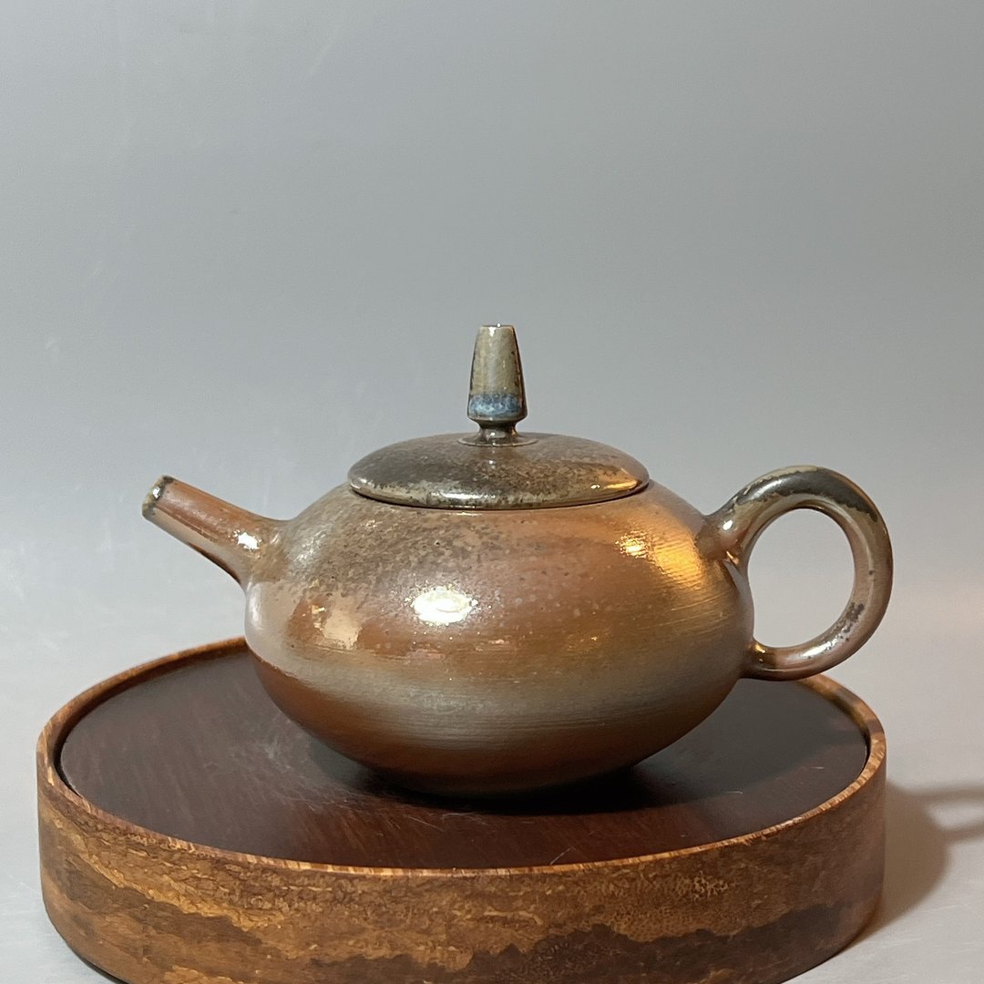 柴烧古铜金彩茶壶 / 盖钮蓝光 / 小平凡手作 - 茶具/茶杯 - 陶 