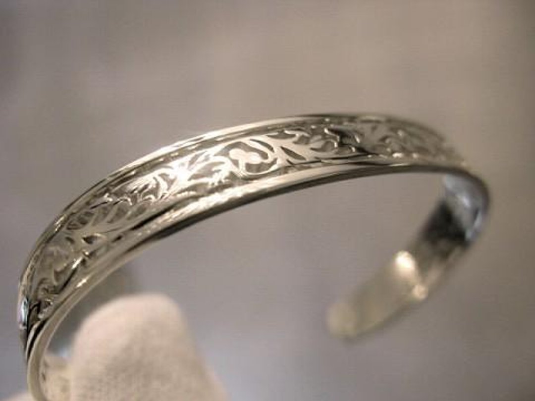 Renaissance handmade openwork Silver bangle (S) with pomegranate, a symbol of prosperity - 手链/手环 - 纯银 银色