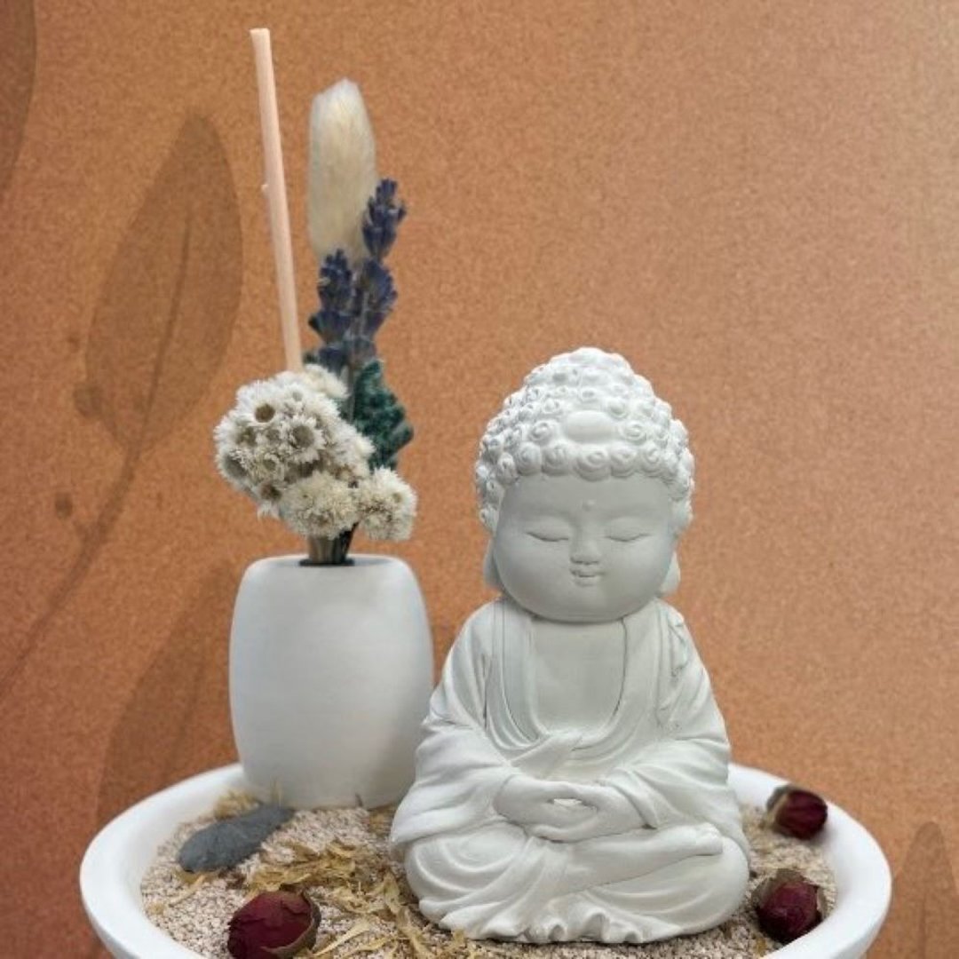 禅风设计 净念吉祥小佛之育德 永生花圆盘组合 艺术香氛扩香 - 摆饰 - 水泥 白色