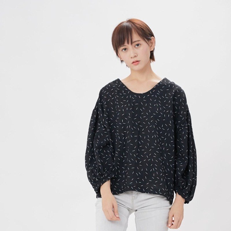 Fiona 費歐娜泡袖上衣/黑火柴 - 女装上衣 - 聚酯纤维 黑色