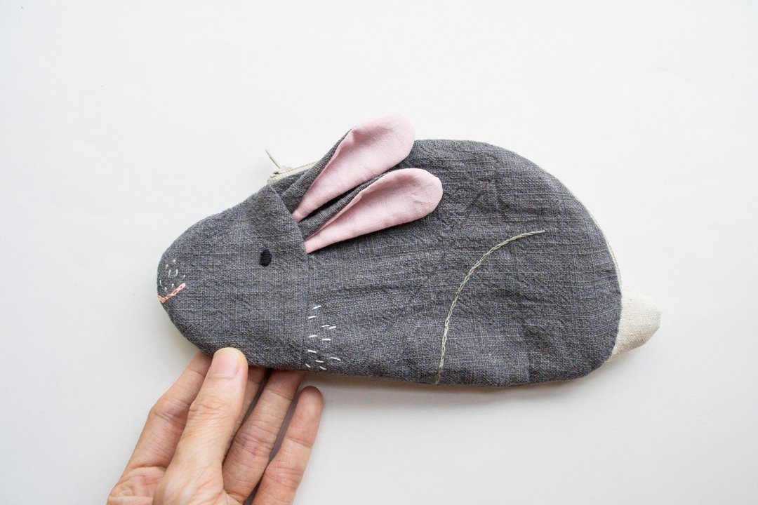 兔 Bunny Loaf small zip pouch case - Ash - 零钱包 - 棉．麻 灰色