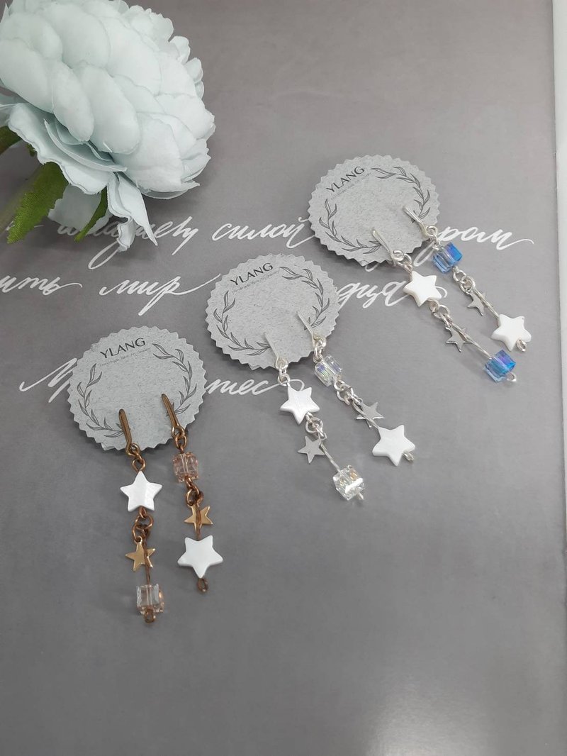 YLANG【白贝星月】贝壳系Swarovski/艺术铜线(仿针无痛耳夹/耳勾) - 耳环/耳夹 - 其他金属 白色