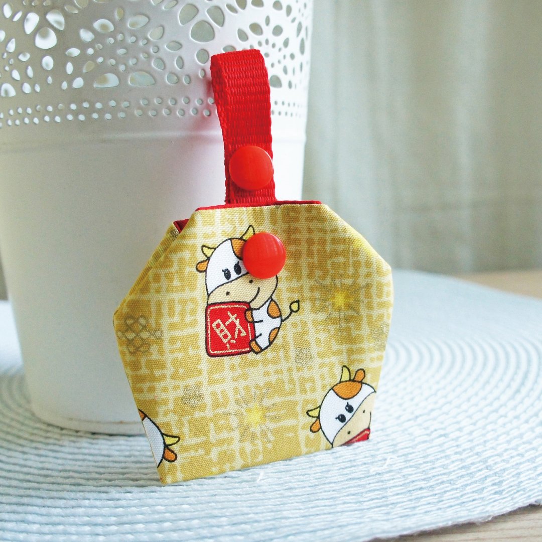 Lovely 生肖牛【牛年鸿运御守平安符袋、金】护身符袋、诗签福袋 - 平安符/符袋 - 棉 金色