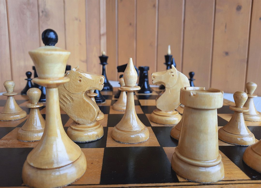 老式俄罗斯木制国际象棋套装 1969 年 - 55 岁苏联国际象棋苏联 - 桌游/玩具 - 木头 